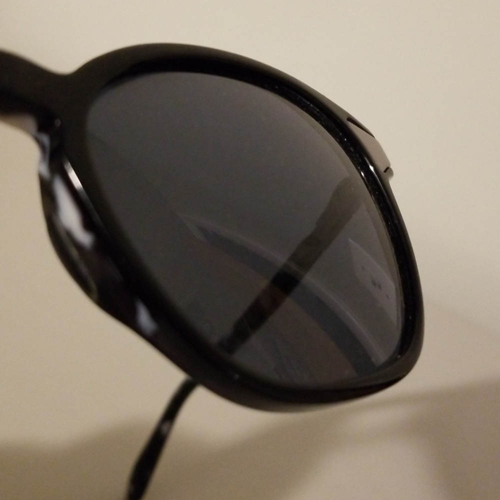 Ringer Rounded Sunglasses - Picture 6 of 6